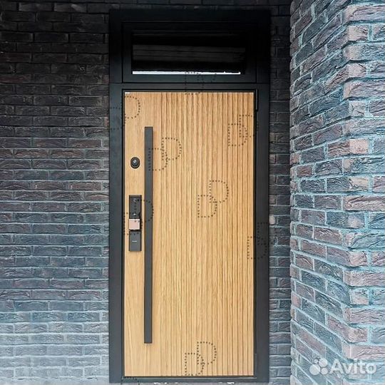 Входная дверь с фрамугой и электро замком DD-389