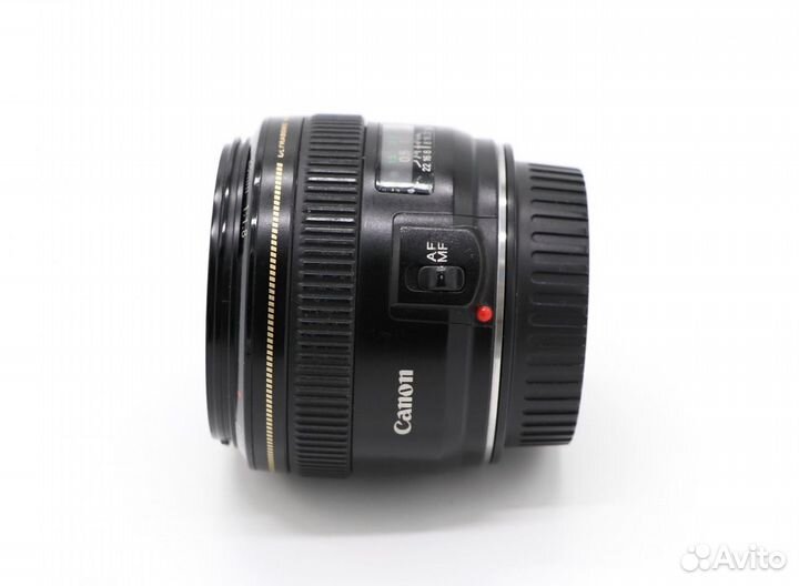 Canon EF 28mm f/1.8 USM