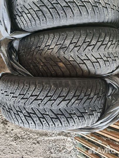 Nokian Tyres Hakkapeliitta 8 215/55 R17 30G