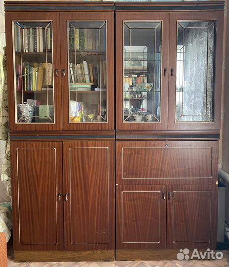 Книжный шкаф сервант