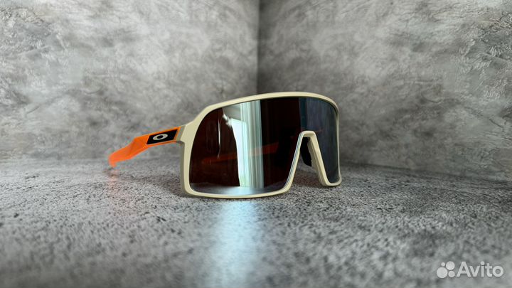 Эксклюзив Oakley Sutro Sand Orange Prizm Snow