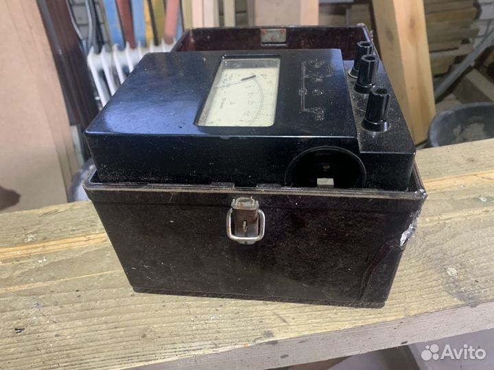 Мегаомметр