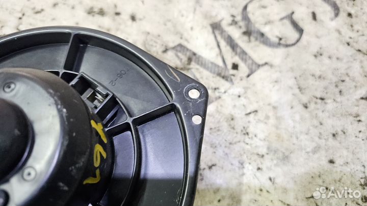 Мотор печки Nissan Safari vrgy61 TD42T