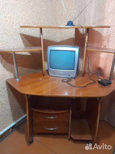 Стол компьютерный