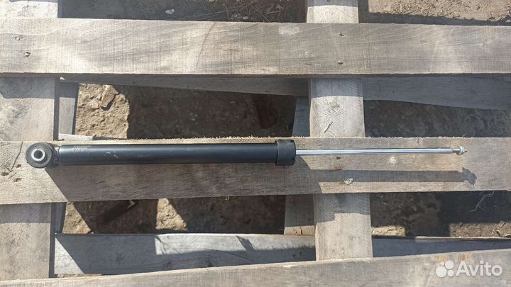 Задние амортизаторы