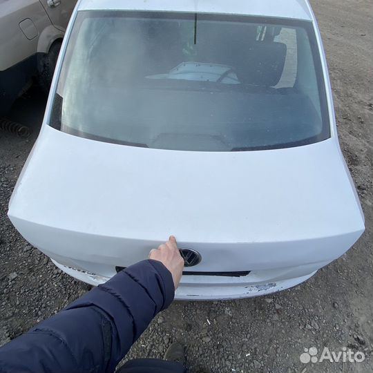 Крышка багажника Volkswagen Polo