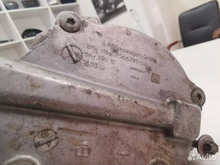 Вакуумный насос N63 S63 Bmw X5 E70 2008