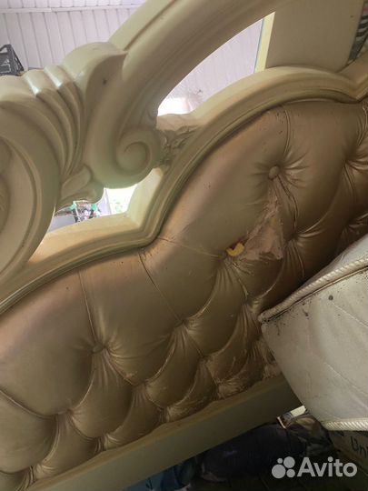 Спальный гарнитур