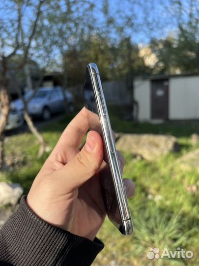 iPhone X, 64 ГБ