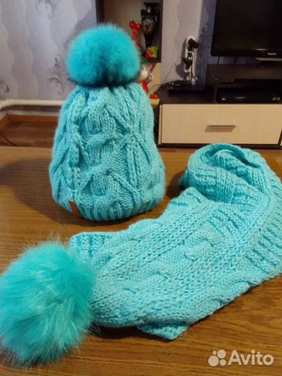 Шапка новая вязаная с шарфом, теплая и красивая