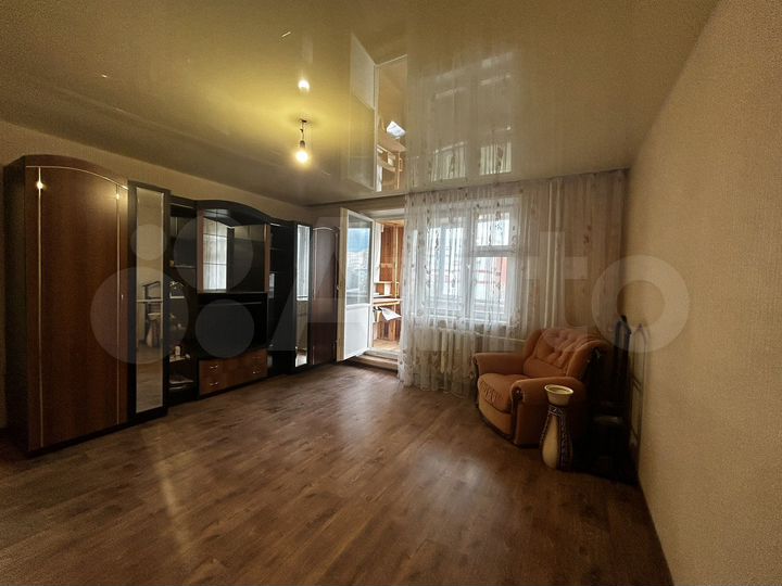 2-к. квартира, 55 м², 4/10 эт.