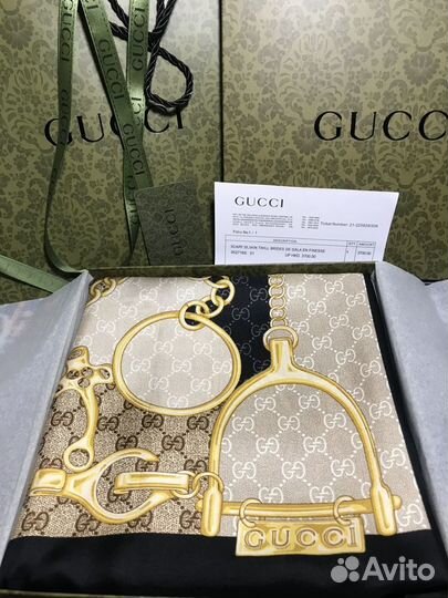 Шёлковый платок Gucci в брендовой упаковке