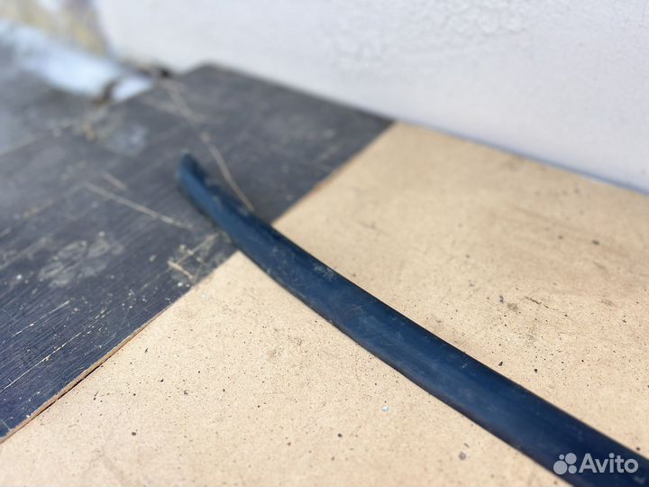 Молдинг лобового стекла Opel Vectra B