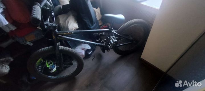 Bmx outleap revolt