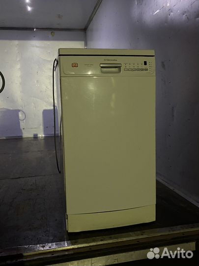 Посудомоечная машина Electrolux