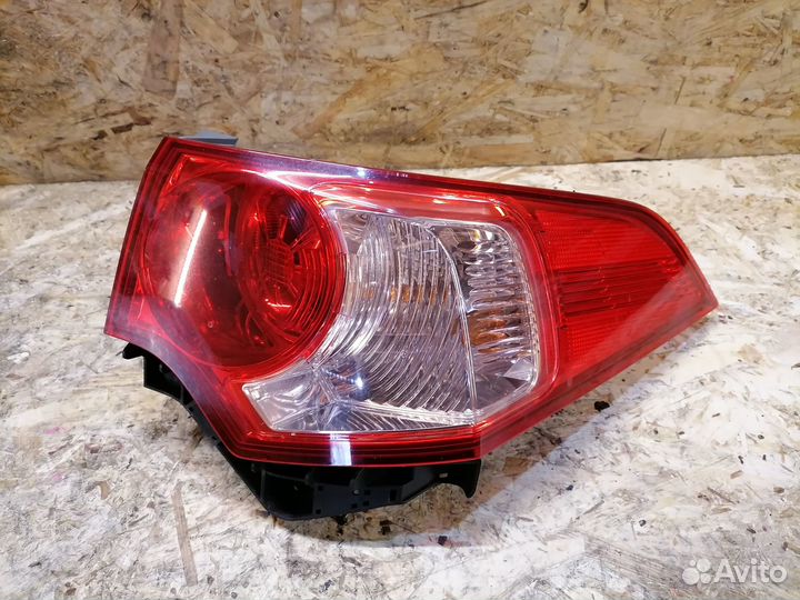 Фонарь правый Honda Accord 8