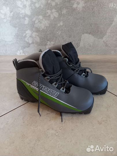 Лыжные ботинки