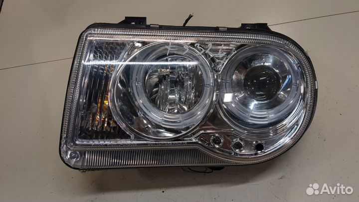 Фара (передняя) Chrysler 300C, 2007