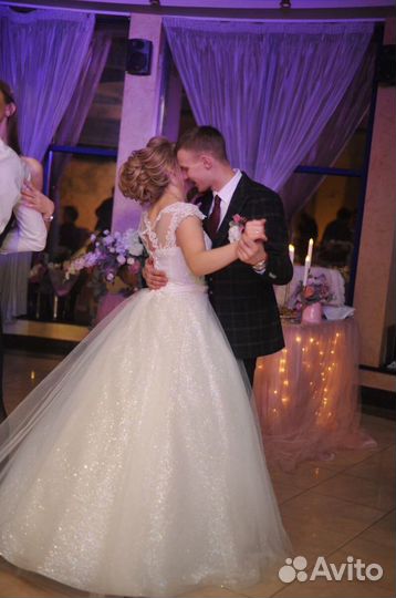 Свадебное платье 42 44 бу