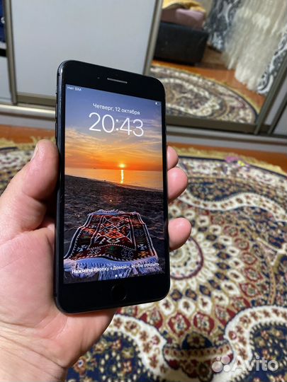 iPhone 8 Plus, 64 ГБ