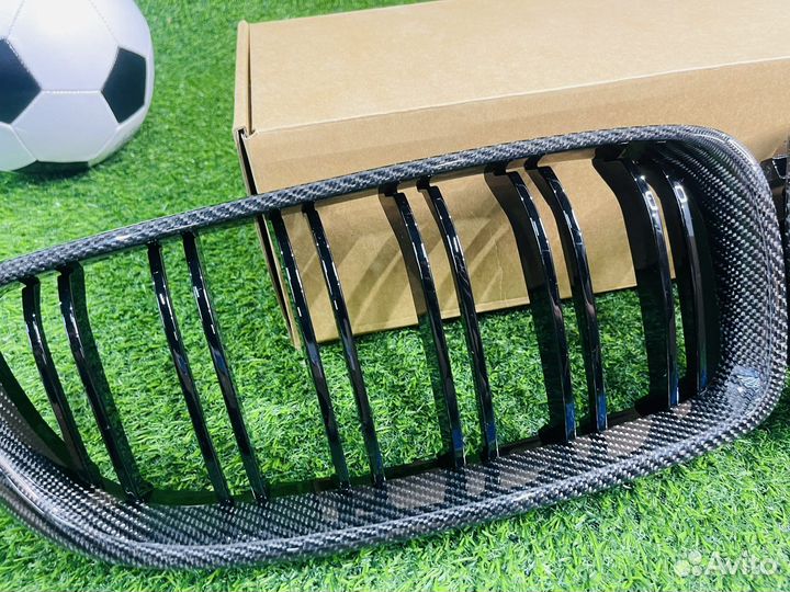 Решетка радиатора BMW F32 F82 карбон