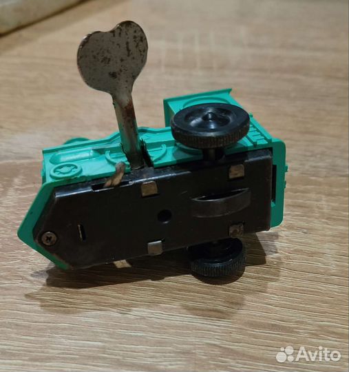 Игрушка паровоз заводной СССР
