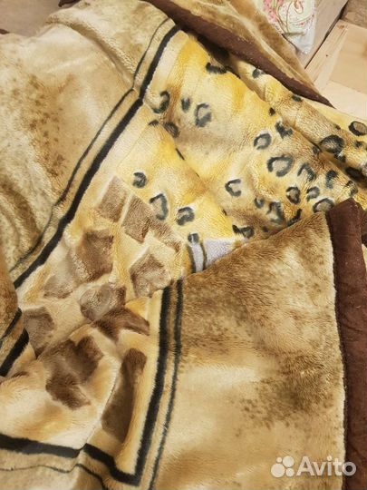 Пледы и покрывало