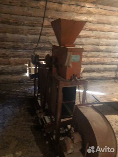 Крупорушка зернодробилка