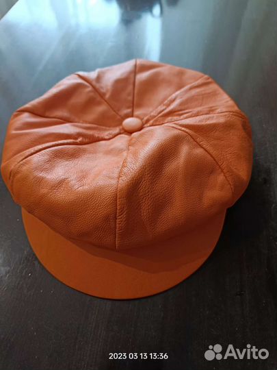 Кепка женская из натуральной кожи