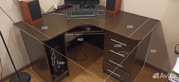 Стол компьютерный