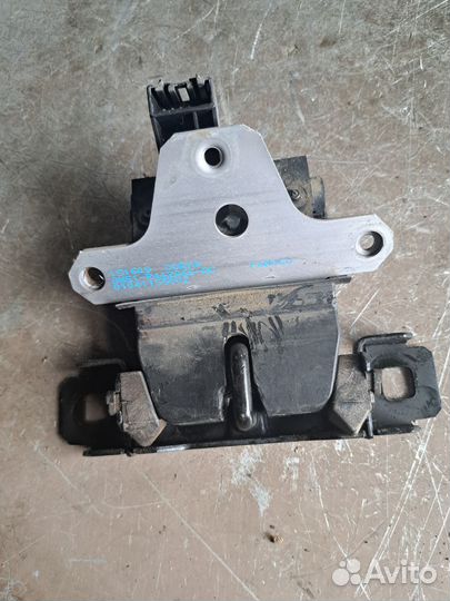 Замок багажника Ford Mondeo