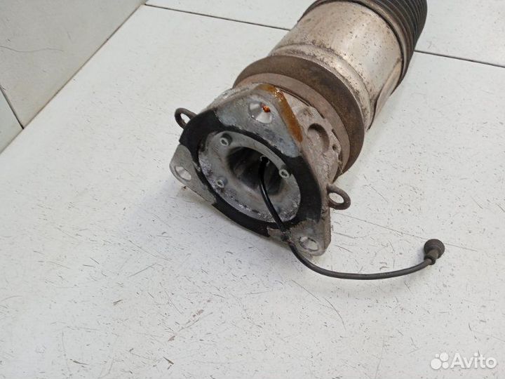 Амортизатор задний правый Audi A8 D3 4.2 2003