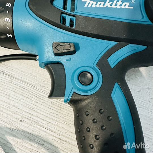 Дрель шуруповерт makita