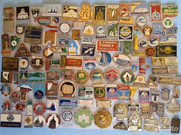 Значки туристов, курорты, гостиницы и другие