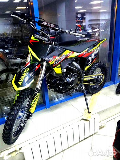 Pitbike Avantis H12-E Classic 17/14: Для подростков с японским карбюратором и мощным двигателем