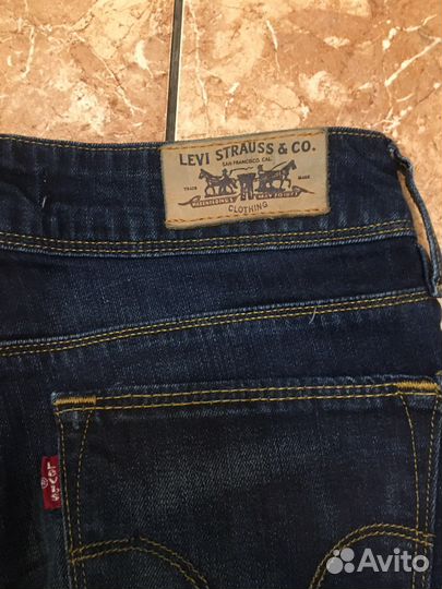 Джинсы Levis