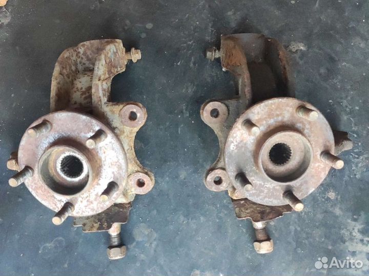 Ступица (кулак, цапфа) Ford Transit (Tourneo) Conn