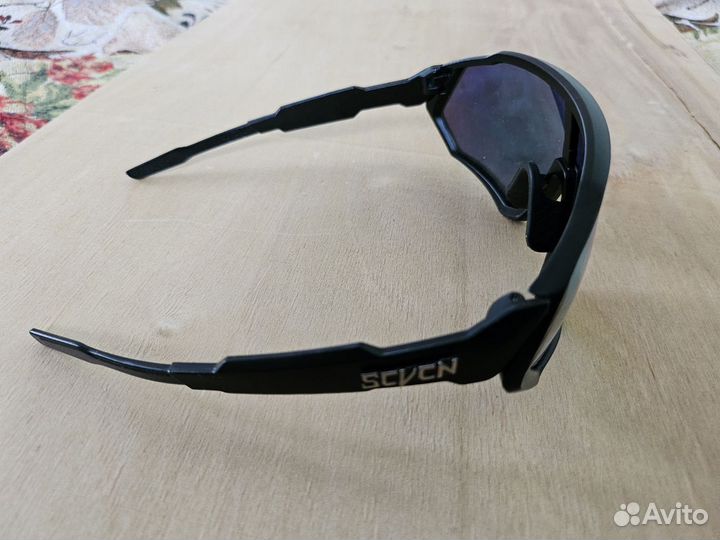 Солнечные очки мужские