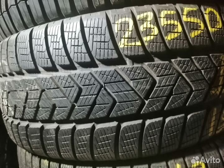 Pirelli Scorpion Winter 235/50 R19