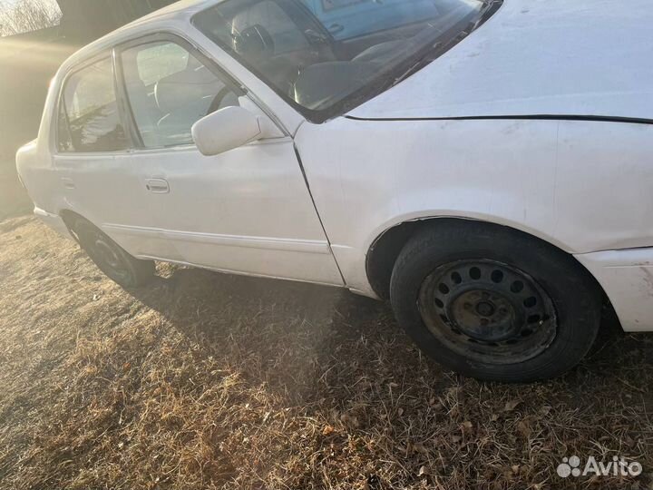 Toyota Corolla 1.5 МТ, 1998, битый, 350 000 км