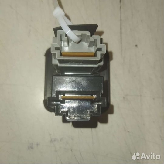 Кнопки корректора фар Mitsubishi Lancer