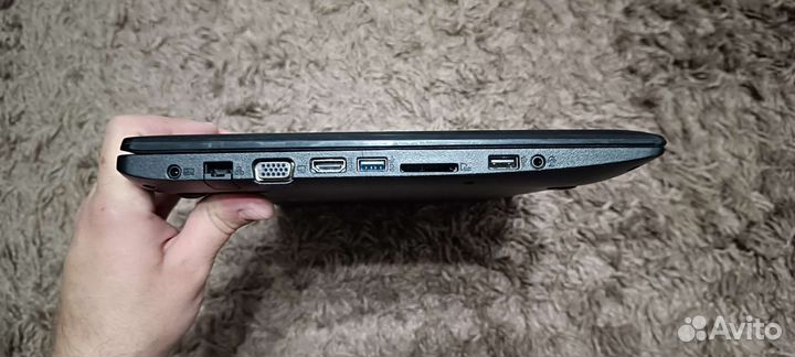 Ноутбук asus R515M