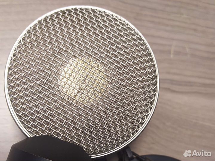 Микрофон студийный M-Audio Luna