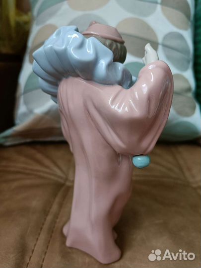 Фарфоровая статуэтка Nao by Lladro Гладкий Пьеро