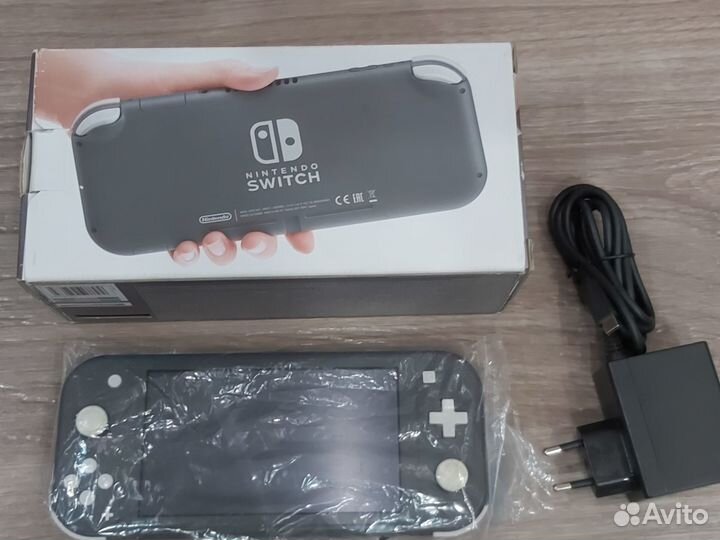 Nintendo switch lite (полный комплект)