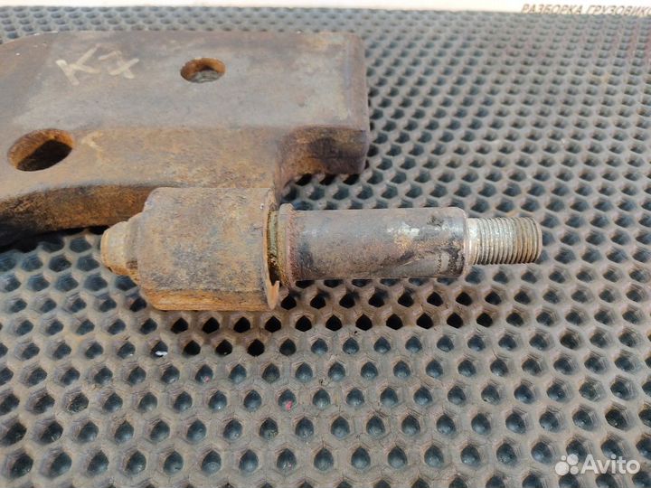 54902905535 Кронштейн амортизатора нижний левый