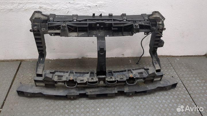 Рамка передняя Renault Trafic, 2017