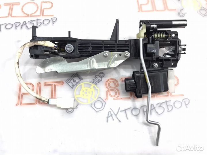 Внешняя ручка передней правой двери Lexus GS430