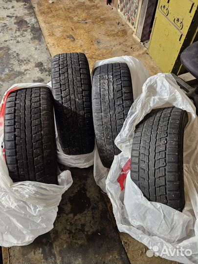 Dunlop Winter Maxx 215/60 R17