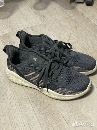 Кроссовки adidas для бега